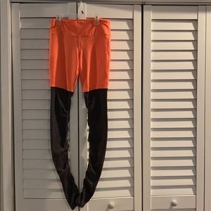 Alo Goddess Legging 
Starburst/Stormy Heather / M